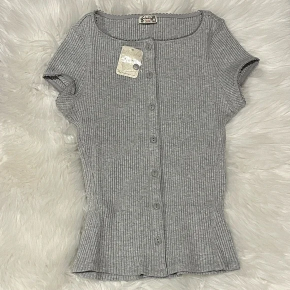 🆕 Free People Most Wanted Cardi Light Heather Grey Short Sleeve Button Front XS - Picture 5 of 8